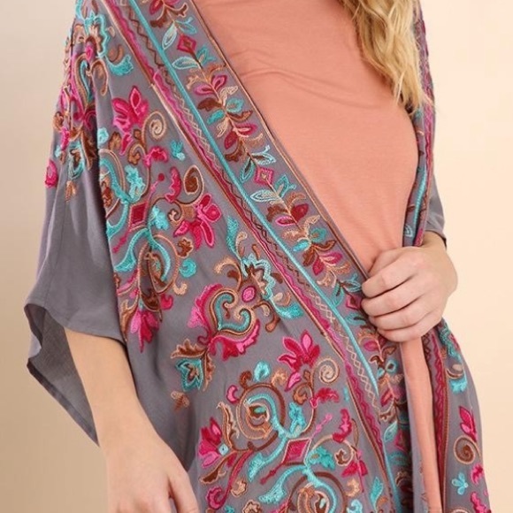 S-XXL Turquoise Dream Embroidery Tulip Kimono🌵New - Picture 6 of 8